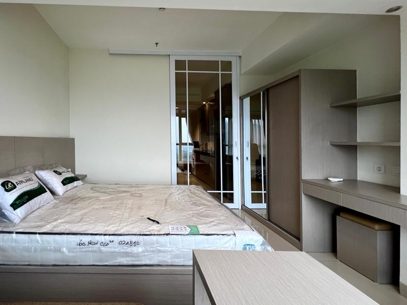 Unit 1 BR Fully Furnished Baru Dijual di Apartemen Orange County Lippo Cikarang